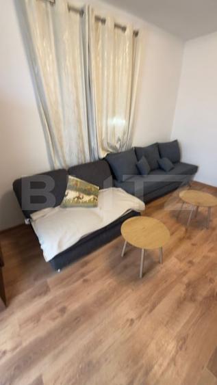 Apartament cu 3 camere semidecomandat, mobilat în Calea Severinului