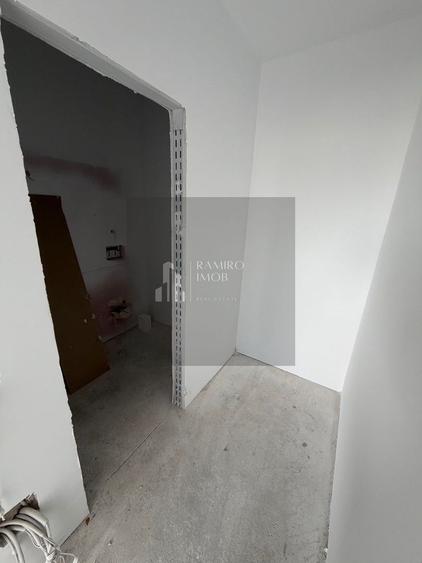 Apartament cu 3 camere decomandat, mobilat în Vitan