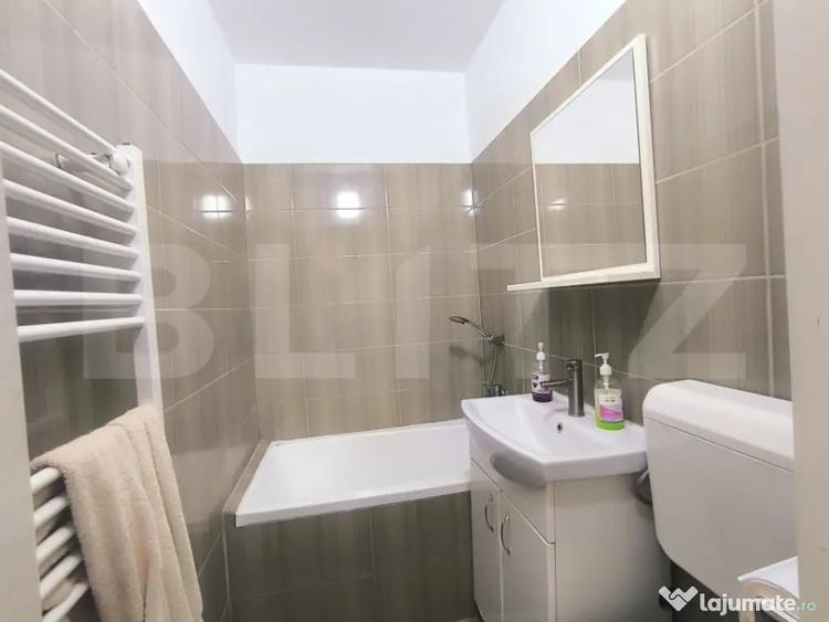 Apartament cu 2 camere semidecomandat în Florilor