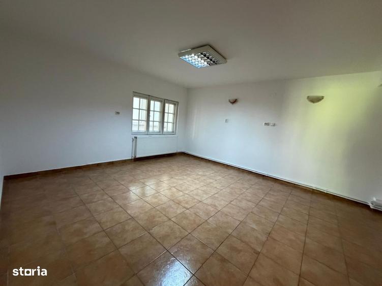 Casă cu 4 camere cu Teren 60 Mp în Vitan