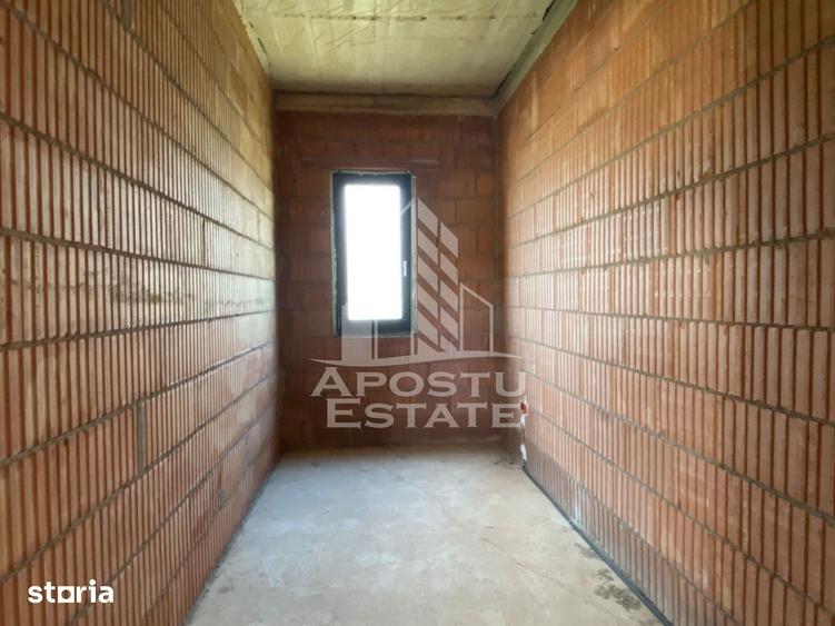 Casă cu 5 camere cu Teren 1330 Mp în Urseni