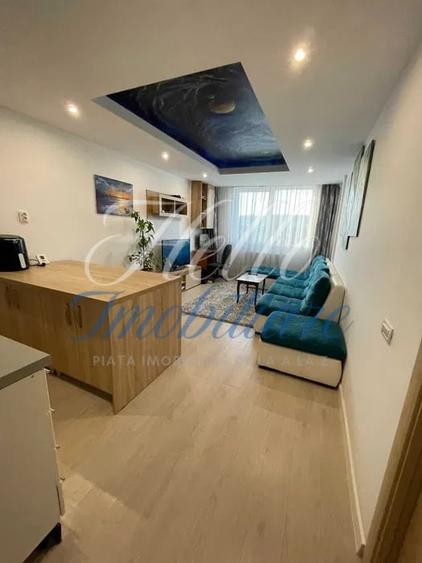 Apartament cu 3 camere semidecomandat în Florești