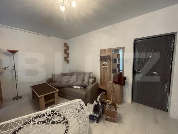 Apartament cu 2 camere semidecomandat, mobilat în Florești