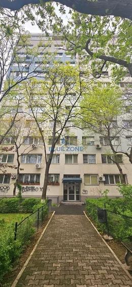 Apartament cu 3 camere semidecomandat, mobilat în Grivița