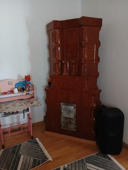 Casă individuală cu 5 camere cu Teren 6000 Mp în Niculcea