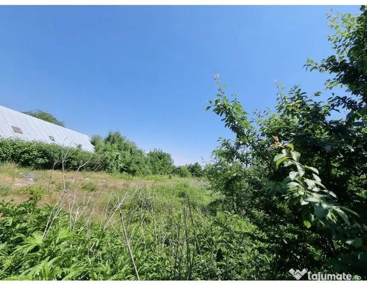 Teren de 2100 mp, în Străulești