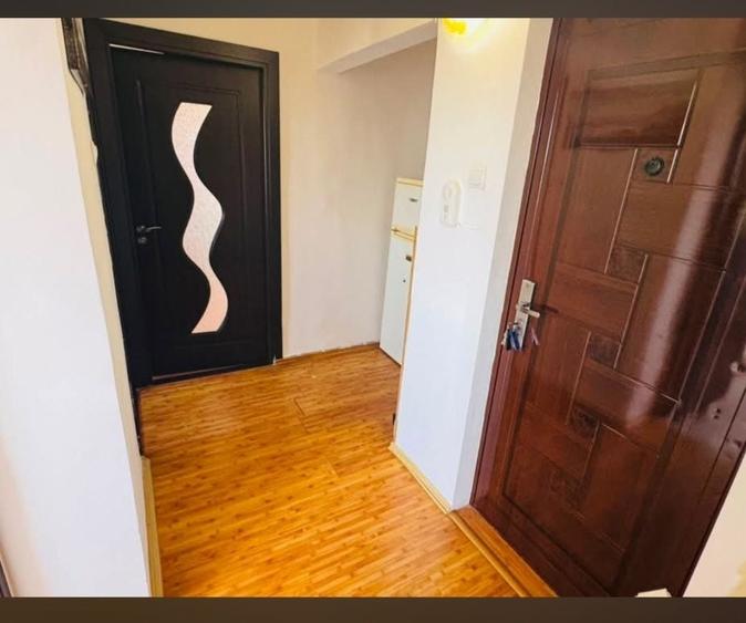 Apartament cu 2 camere decomandat în 23 August