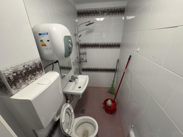 Apartament cu 2 camere nedecomandat, mobilat în P-ța Ovidiu