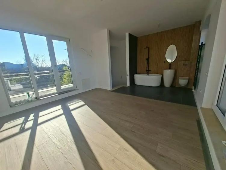 Duplex cu 4 camere cu Canalizare în Chitila