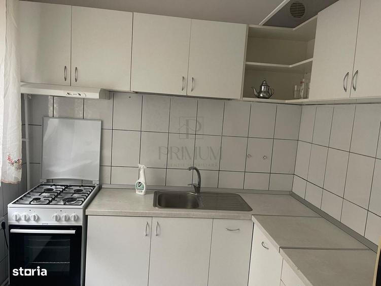 Apartament cu 3 camere decomandat în Medicină
