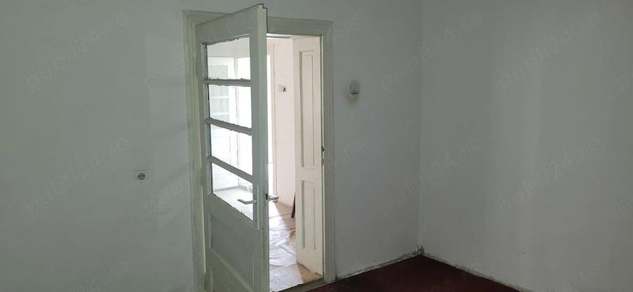 Casă cu Teren 5000 Mp în Cadea