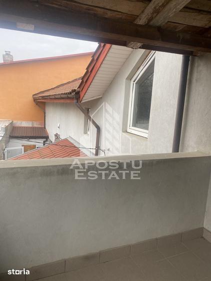 Casă cu 5 camere cu Teren 397 Mp în Crișan
