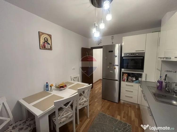 Apartament cu 3 camere decomandat în Central