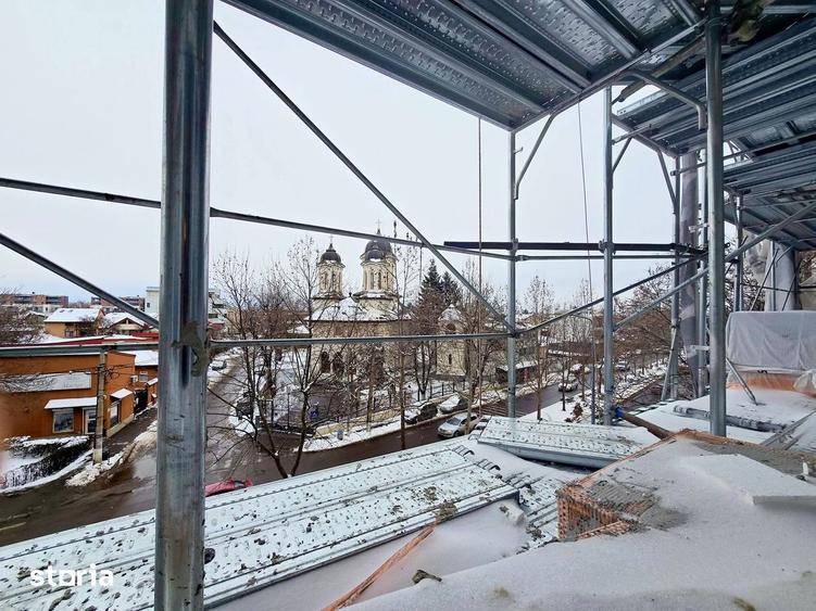 Apartament cu 4 camere, mobilat în Colentina
