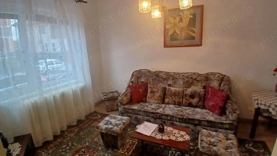 Apartament cu 4 camere semidecomandat în Central