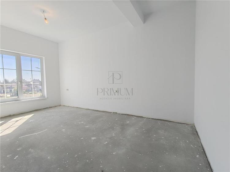 Duplex cu 5 camere cu Canalizare în Moșnița Veche