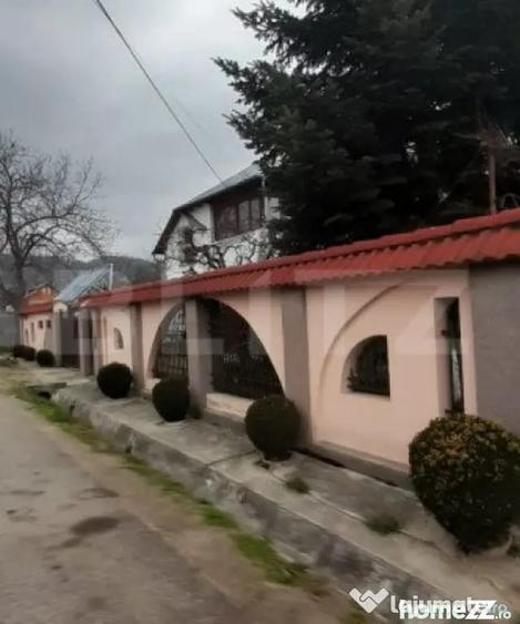 Casă cu 6 camere cu Teren 912 Mp în Pucioasa