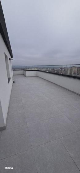Apartament cu 3 camere decomandat în Calea București