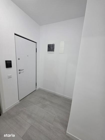 Apartament cu 3 camere în Tractorul