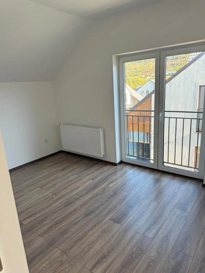 Casă cu 4 camere cu Teren 375 Mp în Central