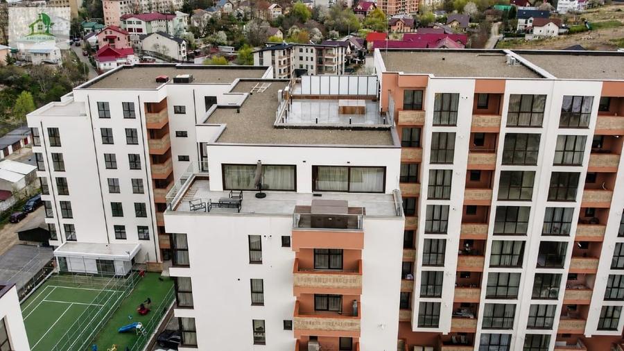Apartament cu 5 camere decomandat, mobilat în Central