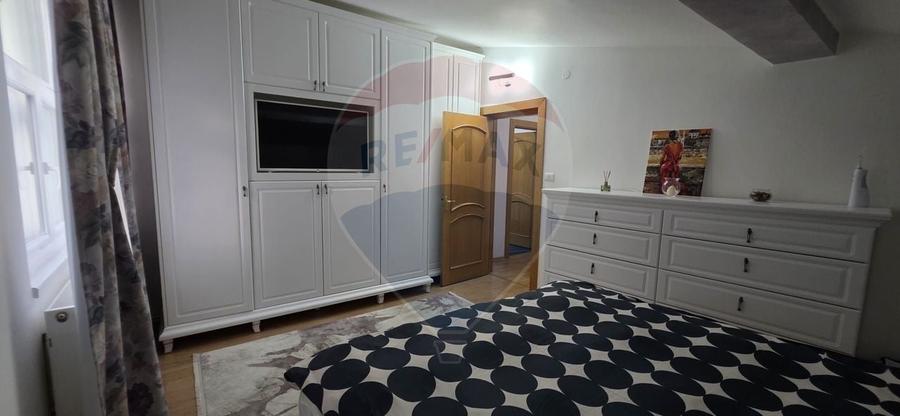Casă individuală cu 6 camere cu Teren 389 Mp în Micro 3