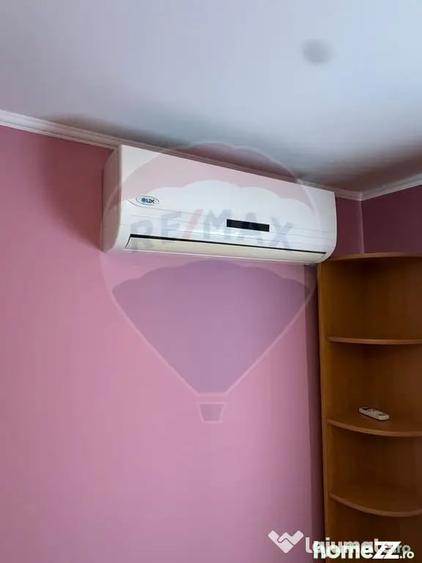 Apartament cu 4 camere decomandat în Central