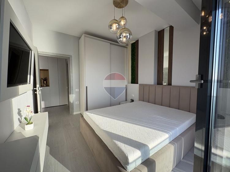 Apartament cu 2 camere semidecomandat, mobilat în Central