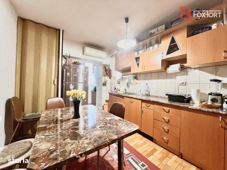 Apartament cu 3 camere decomandat, mobilat în Lunei