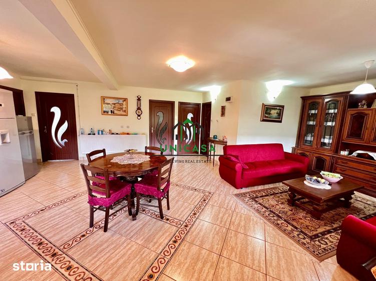Casă cu 7 camere cu Teren 600 Mp în Central