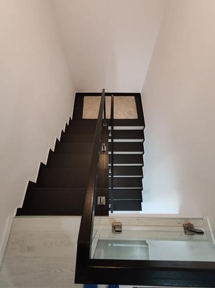 Duplex cu 4 camere cu Canalizare în Exterior Vest