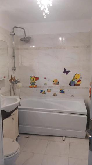 Apartament cu 2 camere semidecomandat în Micro 11