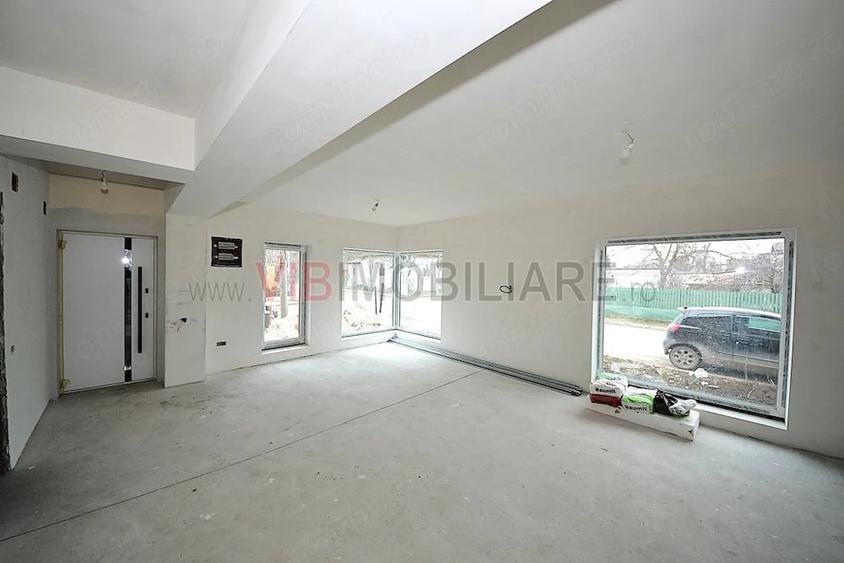Casă cu Teren 240 Mp în Central