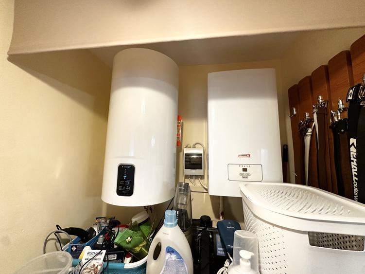 Apartament cu 3 camere semidecomandat, mobilat în Dâmbovița