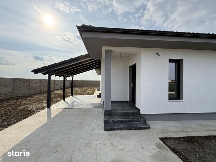 Casă cu 4 camere cu Teren 580 Mp în Sânmihaiu Român
