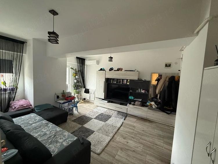 Apartament cu 2 camere semidecomandat în Exterior Vest
