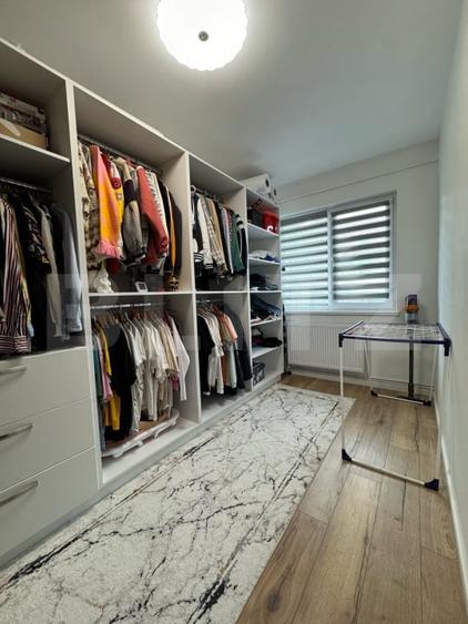 Apartament cu 3 camere semidecomandat, mobilat în Ultracentral
