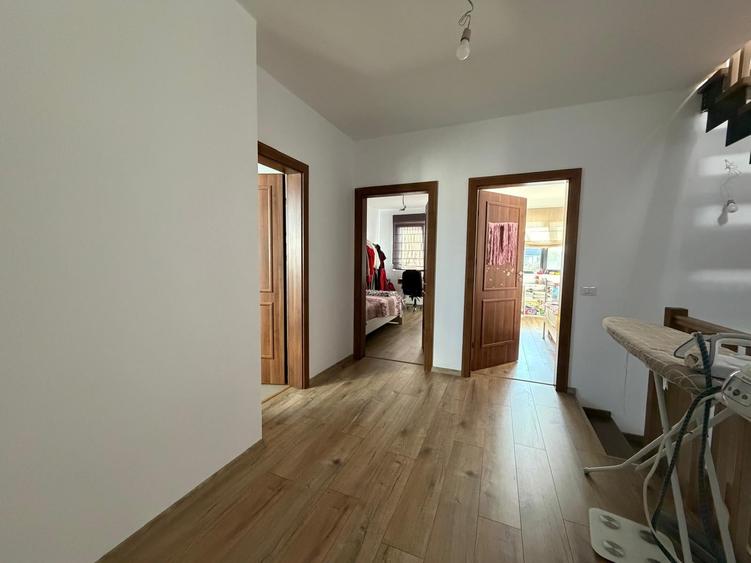 Casă individuală cu 4 camere cu Teren 206 Mp în Odăi
