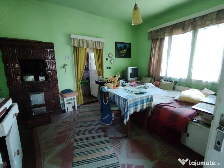 Casă cu 3 camere cu Teren 1215 Mp în Ditrău