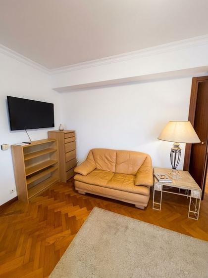 Apartament cu 3 camere decomandat, mobilat în Primăverii