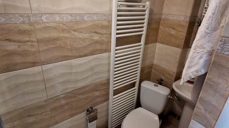 Casă individuală cu 5 camere cu Garaj în Central