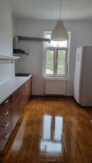 Apartament cu 4 camere decomandat în Kogălniceanu