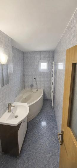 Apartament cu 4 camere decomandat în Triaj