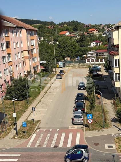 Garsonieră decomandată în Central