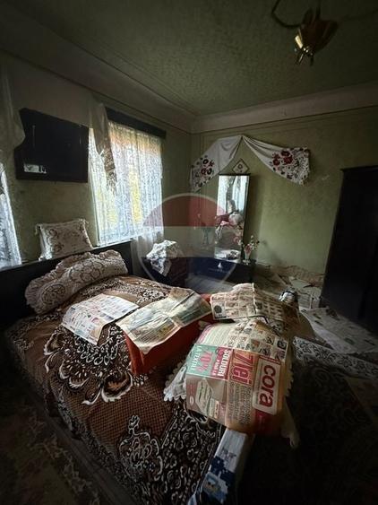 Casă individuală cu 4 camere cu Teren 3362 Mp în Mireșu Mare