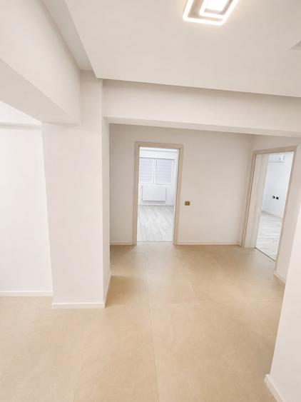 Apartament cu 3 camere decomandat, mobilat în Decebal