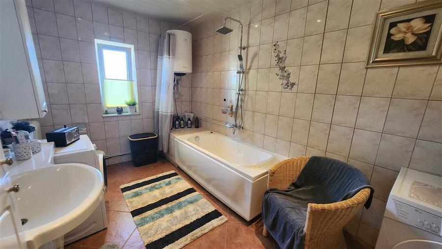 Casă individuală cu 4 camere cu Teren 3195 Mp în Poieni-Solca