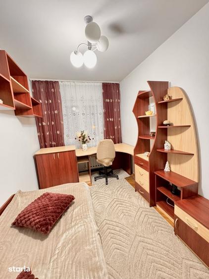Apartament cu 3 camere decomandat în Decebal