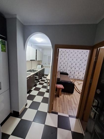 Garsonieră decomandată în Rogerius