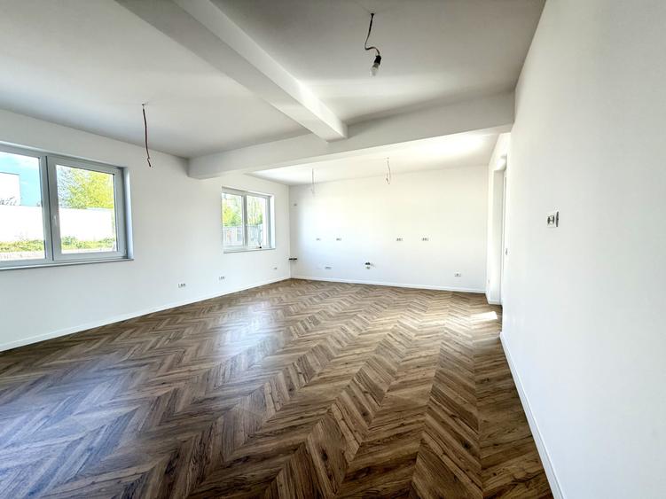 Duplex cu 5 camere cu Canalizare în Dumbrăvița